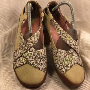 Dimmi canvas shoes worn once in EC pretty pattern